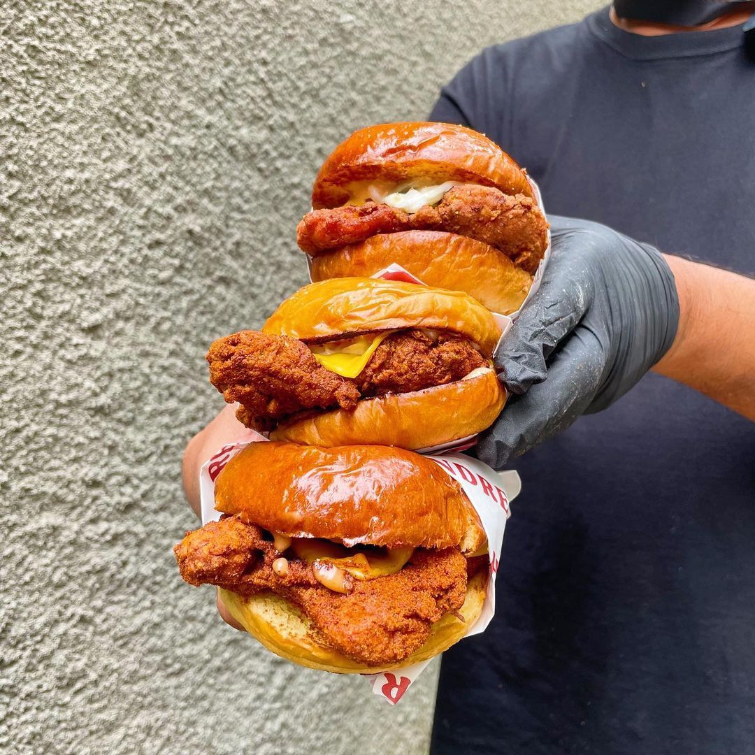 Burger ayam ala Nashville yang pedas gurih di Jakarta