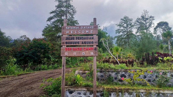 Cuaca Tak Bersahabat, Gunung Agung Sepi Pendaki