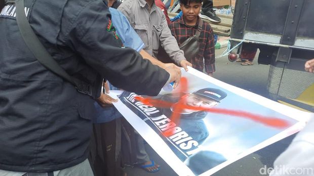 demo bela al-qur'an