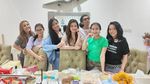 Denada Doyan Kulineran, Ini Momennya Makan Nasi Padang dan Donat