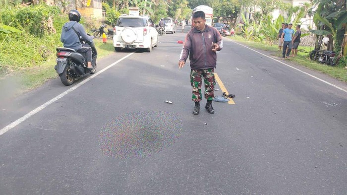 Dua anggota Yonzipur 18/YKR Gianyar, Prada Entol dan Prada Aris meninggal dunia akibat kecelakaan di Jalan Raya Denpasar-Gilimanuk, Salemadeg, Tabanan. (IST)