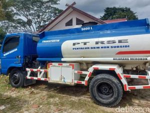 Angkut BBM Ilegal, 2 Truk di Sarolangun Ditangkap!