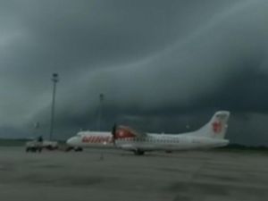 Heboh Awan Hitam Mirip Ombak di Langit Bandara Makassar, BMKG Beri Penjelasan