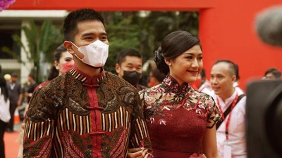Gaya Serasi Erina dan Kaesang di Perayaan Imlek, Dibikin Kilat Anne Avantie