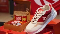 Sepatu edisi khusus ini dirancang dengan mengkolaborasikan gaya sepatu kasual khas Aerostreet namun tetap menonjolkan identitas Kitkat sebagai salah satu camilan yang cocok dengan gaya anak muda masa kini.