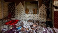 Pusat Seismologi Universitas Teheran mendeteksi, gempa itu merupakan gempa dangkal yang melanda kota Khoy di Provinsi Azerbaijan Barat sekitar pukul 21.44 waktu setempat. Iranian Red Crescent/Getty Images