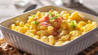 Pasta populer seperti makaroni cocok dihidangkan menjadi beragam sajian. Hidangang yang paling terkenal adalah mac and cheese. Rasanya lezat kalau semakin creamy dan mulur. Foto: Getty Images/iStockphoto
