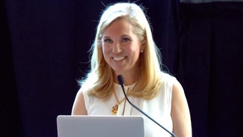 Ada juga wanita di balik didirikannya OpenAI. Dia adalah Jessica Livingston, seorang penulis Amerika dan mitra pendiri dari firma Y Combinator. Dia juga mengorganisir inisiatif Startup School. Sebelumnya, Jessica menjabat VP pemasaran di perusahaan Adams Harkness Financial Group. Foto: YouTube