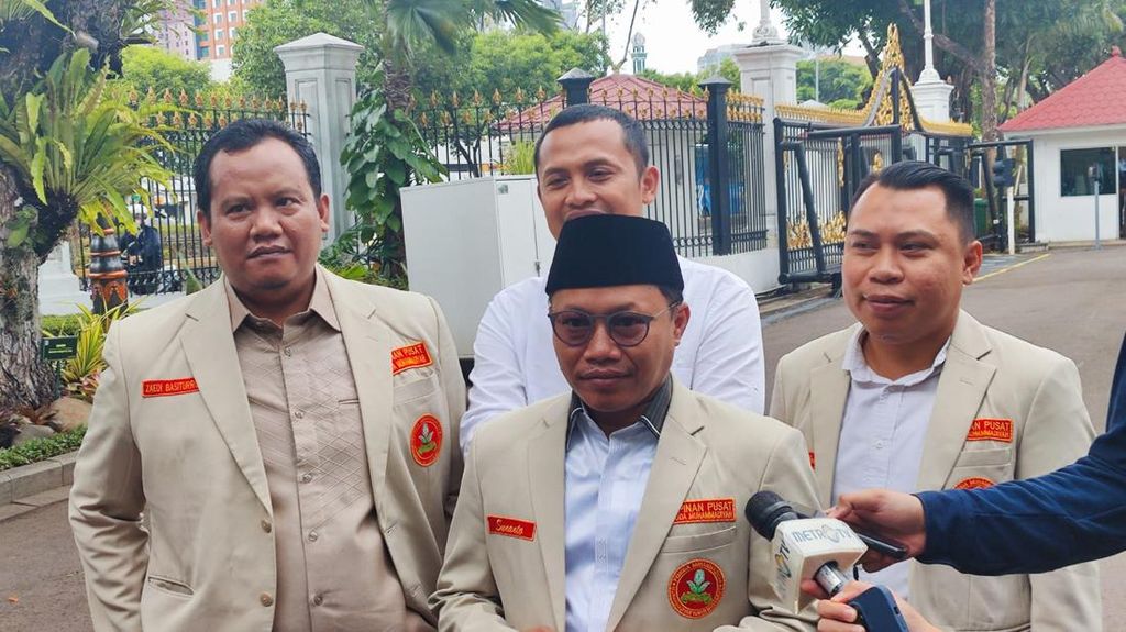 Ketum Pemuda Muhammadiyah Bertemu Jokowi di Istana, Ini yang Dibahas