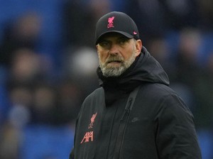 Dear Klopp, Lepas Saja Gelandang-gelandang Bangkotan Itu!