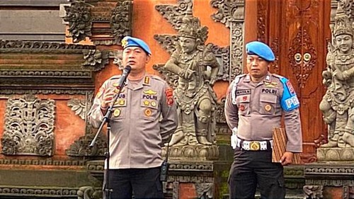Kabid Propam Polda Bali Kombes I Ketut Kusmayadi saat memimpin apel di Mapolda Bali, Senin (30/1/2023). (Dok. Polda Bali)