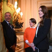 Bertemu dengan pakar tumbuh kembang anak-anak, Kate Middleton berharap bisa membuat program yang mendukung kehidupan anak-anak di lima tahun pertama hidup mereka. Foto: Daniel Leal - WPA Pool/Getty Images