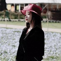 Pada 2020, ia memutuskan untuk berhenti bekerja dan kembali ke Oxford untuk mengambil S2. Foto: Dok. Weibo