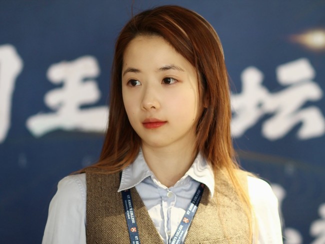 Setelah mengetahui latar belakangnya, banyak orang yang mendukung Kate. Dia sangat pintar. Aku senang dia punya pikiran yang bagus dan terus menjadi diri sendiri, Kultur Asia Timur selalu menuntut wanita untuk low profile. Tapi di era ini kita butuh lebih banyak cerita seperti Zhu untuk menginspirasi wanita jadi diri sendiri, tulis netizen yang pro. Foto: Dok. Weibo