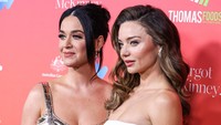 Kedua wanita terbaik di hidup Orlando Bloom itu terlihat begitu kompak. Collin Xavier/Image Press Agency