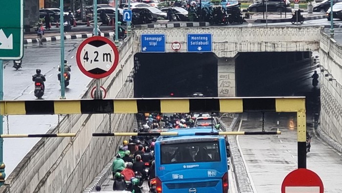 Kemacetan di Mampang Arah Kuningan Jaksel
