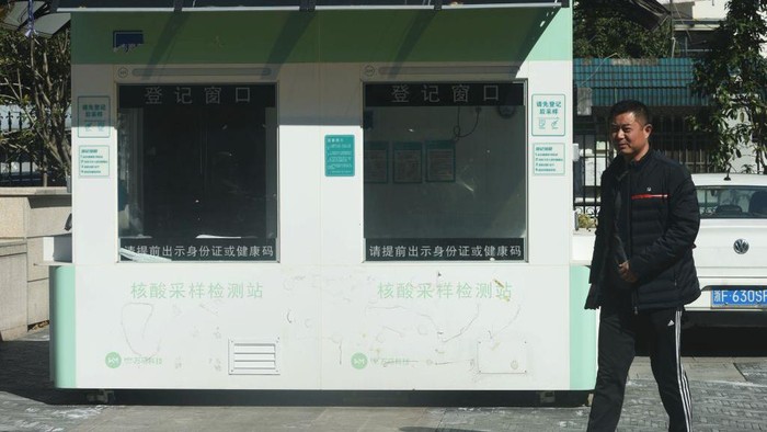 Selama liburan Festival Musim Semi, tak ada peningkatan epidemi yang signifikan. Klinik dan tempat swab pun tampak begitu sepi.