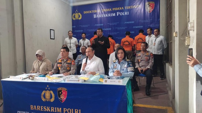Konferensi pers kasus gagal ginjal akut (Azhar-detikcom)