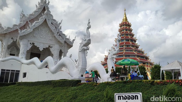 Kuil Wat Huay Pla Kang