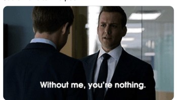 Kepergian Sadio Mane ke Bayern Munich membuat lini depan Liverpool tumpul. Foto: Twitter