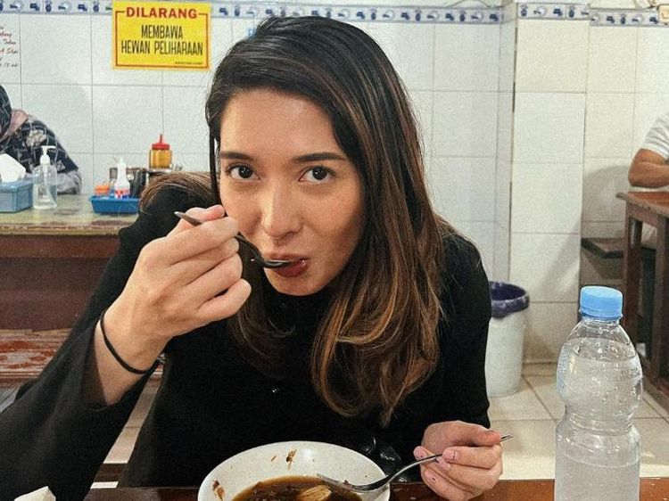 Marchella FP, Teman Dekat Ariel Noah yang Hobi Kulineran