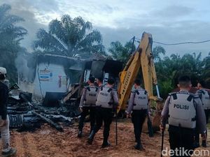 Pencuri Sawit Tewas Ditembak Polisi di Way Kanan, Massa Bakar Kantor PT AKG