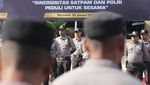 Peringati HUT, Satpam Bersih-bersih Masjid di Aceh