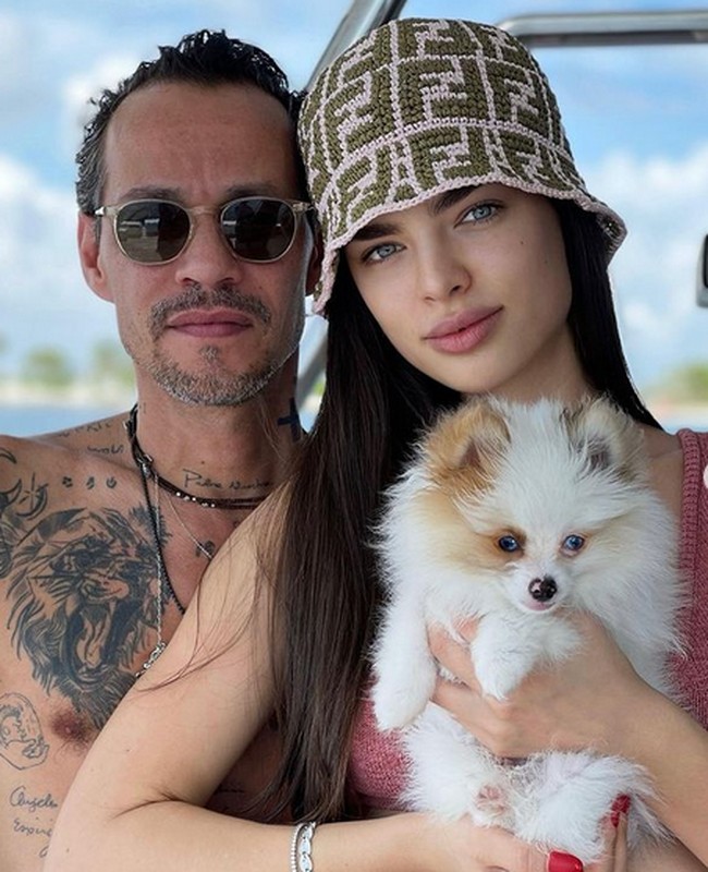 Wanita asal Paraguay itu dilamar Marc Anthony pada 23 Mei 2022 setelah dua bulan pacaran. Foto: dok. Instagram/ @nadiatferreira