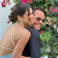 Nadia Ferreira merupakan istri keempat dari musisi Marc Anthony. Sosoknya disorot publik. Tidak hanya karena kecantikannya, namun keduanya yang terpaut umur yang cukup jauh. Foto: dok. Instagram/ @nadiatferreira