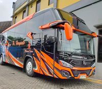 Biru Langit yang Membawa Pesona: Eksplorasi Kombinasi Warna Biru pada Bodi Bus Pariwisata