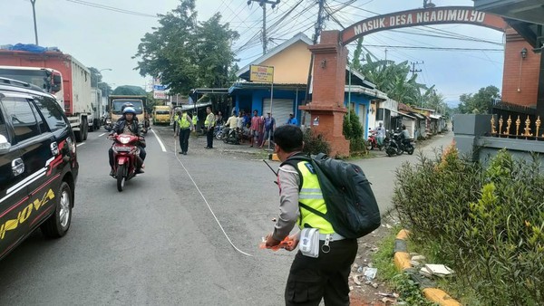 Dua Mahasiswi Pengendara Motor Tewas Tertabrak Truk di Pasuruan