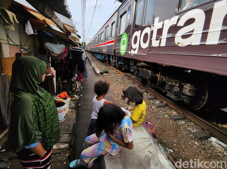 Potret Kemiskinan RI yang Anggarannya Hampir Rp 500 T Tersedot ke Rapat cs