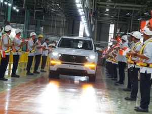 Inden Innova Zenix Hybrid Sampai Tahun Depan, Toyota Ungkap Penyebabnya