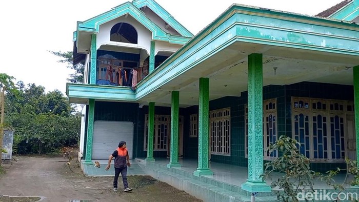 Rumah di Rejotangan yang dijadikan penampungan PMI ilegal