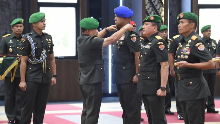 Sertijab sejumlah pejabat TNI AD (dok. TNI AD)