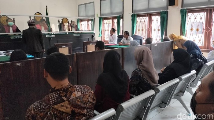 Sidang lanjutan perkara perdata yang dilayangkan Putri kepada Ganda