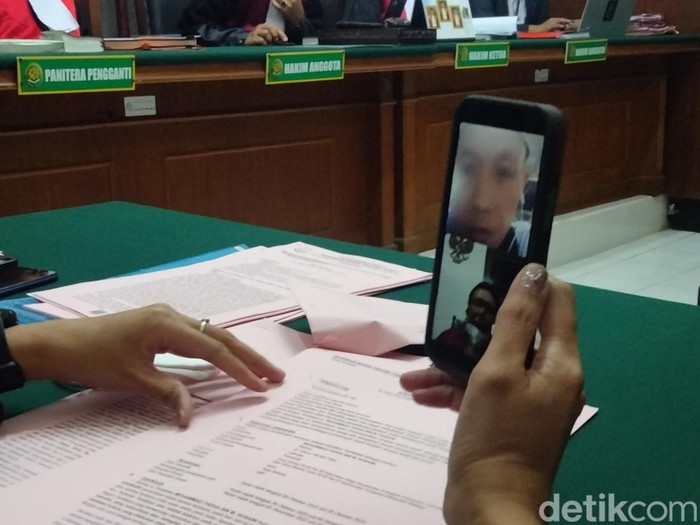 Sidang tuntutan Tukang Becak Bobol BCA