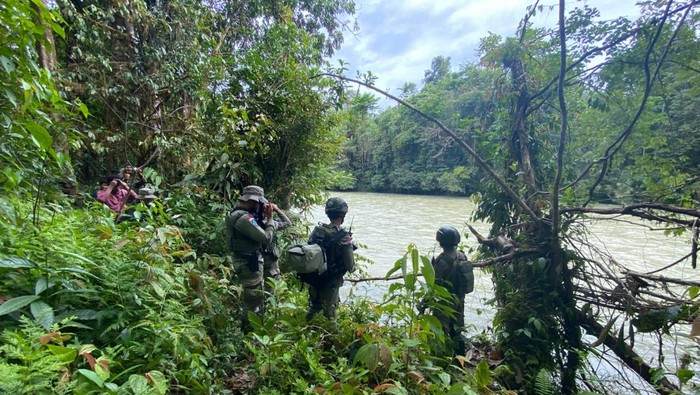 Sungai Digoel, Pegunungan Bintang, lokasi tiga polisi dan satu prajurit TNI hilang terbawa arus.