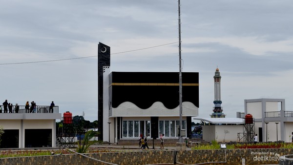 Musala berbentuk kakbah.