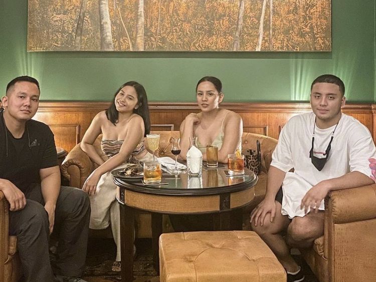 Ini Momen Angel Pieters Kulineran Mewah, Makan Seafood hingga Steak