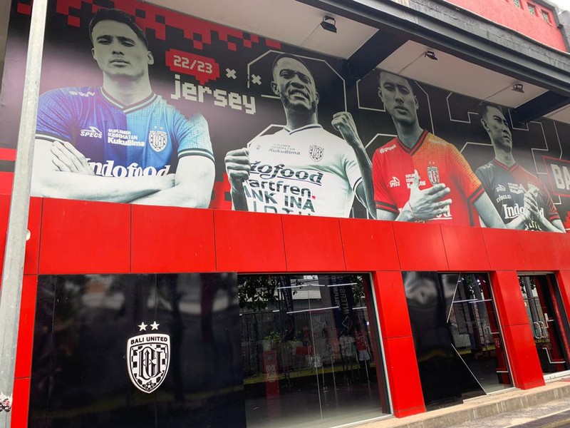 Bali United Store di Stadion Kapten I Wayan Dipta, Gianyar, Bali.