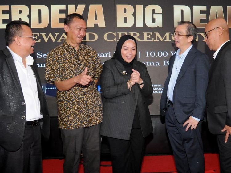 Bangun Kepercayaan Masyarakat di Layanan Jasa Keuangan