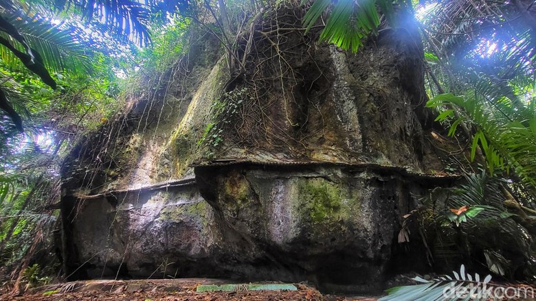 Batu besar di Sukabumi