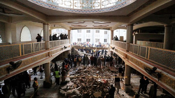 Begini Kondisi Masjid di Pakistan Usai Diguncang Bom Bunuh Diri