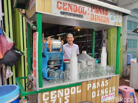 Cendol Panas Pak Azis (Fria Sumitro/detikSumut)