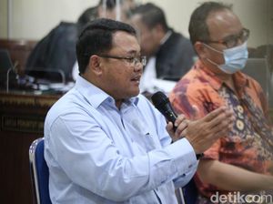 Terungkap! Dekan FMIPA Unila Pakai APBN untuk Beri THR Eks Rektor Karomani