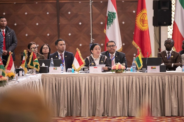 Ketua DPR RI Puan Maharani terpilih untuk menyampaikan pidato pada forum Parliamentary Union of the Organisation of Islamic Cooperation (OIC) atau Konferensi Persatuan Parlemen Negara Anggota Organisasi Kerja Sama Islam (OKI) ke-17 di Aljazair, Senin (30/1).