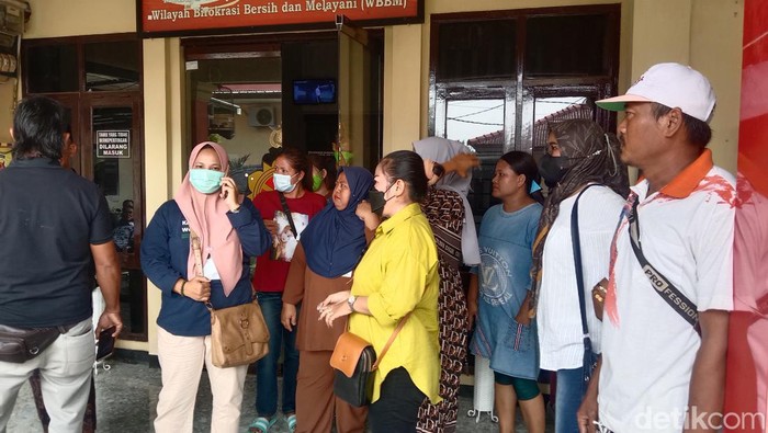 Emak-emak di Indramayu laporkan bandar arisan bodong