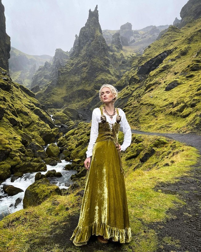 Berdandan ala wanita Viking, Freya mengaku mendapat lebih banyak komentar positif daripada negatif. Tak jarang ia bahkan disangka princess oleh anak-anak.Foto: Instagram @freyashalla