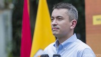 Sebelumnya, Direktur Advokasi dan Bantuan Hukum Dewan Pimpinan Pusat PSI (Partai Solidaritas Indonesia) Rian Ernest Tanudjaja memutuskan mundur dari partai naungannya tersebut. Pengumuman pengunduran dirinya dibagikan Rian di akun Facebook Rian Ernest pada Kamis 15 Desember 2022 pagi.